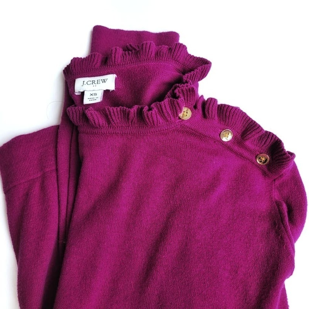 Beautiful J.Crew XS Magenta Ruffle Sweater With Buttons Fuchsia Magenta